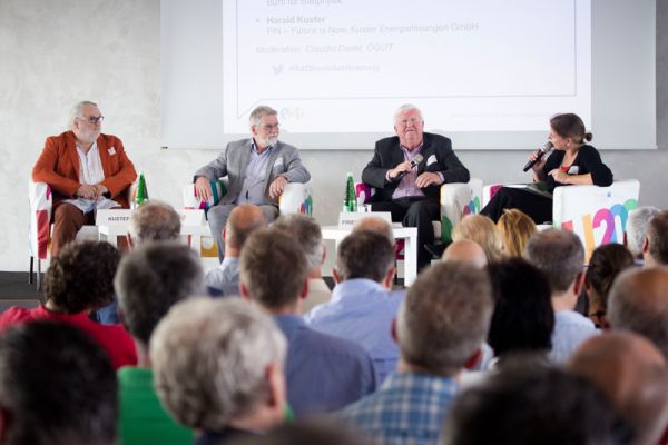 Podiumsdiskussion: Harald Kuster, FIN GmbH; Klaus Krec, Büro für Bauphysik; Felix Friembichler, VÖZ; Claudia Dankl, ÖGUT