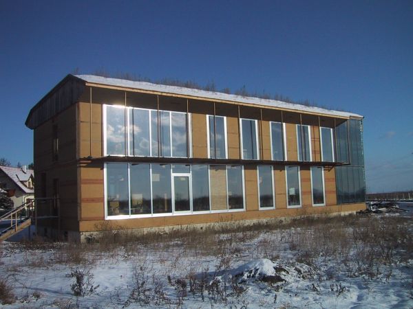 Fensterreiches Lehm-Passivbürohaus