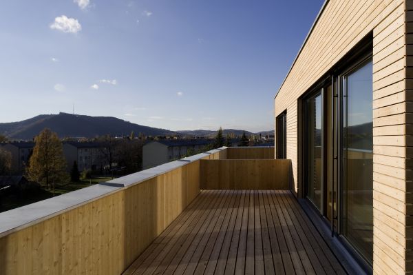 Balkon des Holz-Passivhauses am Mühlweg