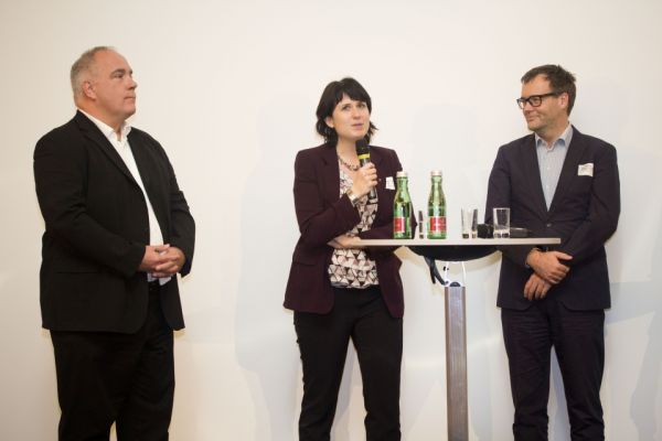 Podiumsdiskussion: Ralf Schledjewski (Montanuniversität Leoben), Bettina Schrenk (Greiner Packaging International), Helmut Frischenschlager (Umweltbundesamt). 
