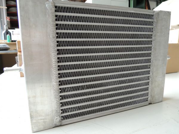 Ansicht eines innovativen Aluminium MPE Wärmeübertrager (MPEfin)