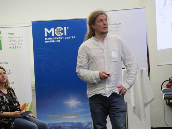 Pavel Hrouzek (ALGATECH – Centre of Algal Biotechnology). 