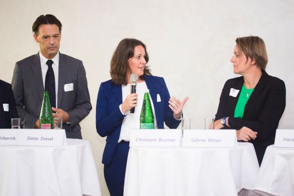 Podiumsdiskussion: Dieter Drexel (Industriellenvereinigung), Christiane Brunner (Verbund AG), Sabine Mitter (BMVIT).