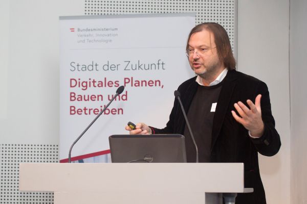 Stefan Thurner, Complexity Science Hub Vienna. 