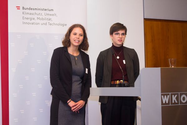Kathrin Schreder und Nicole Fröhlich (HTL Kramsach)