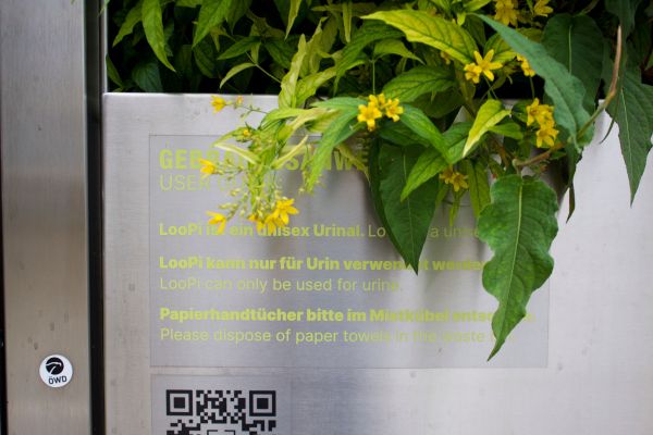 LooPi – das mobile unisex Pflanzen-Urinal für den öffentlichen Raum