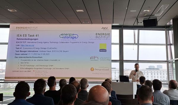 Stakeholderworkshop zur Wirtschaftlichkeit der Energiespeicherung. Vorträge und Diskussion zu thermischen, elektrischen und chemischen Speichertechnologien und deren Einsatzmöglichkeiten.