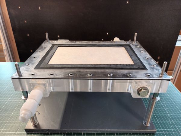 Membran Destillation Testmodul für Flachmembranen im Wasser- und prozesstechnischen Labor bei AEE INTEC, Gleisdorf, Österreich