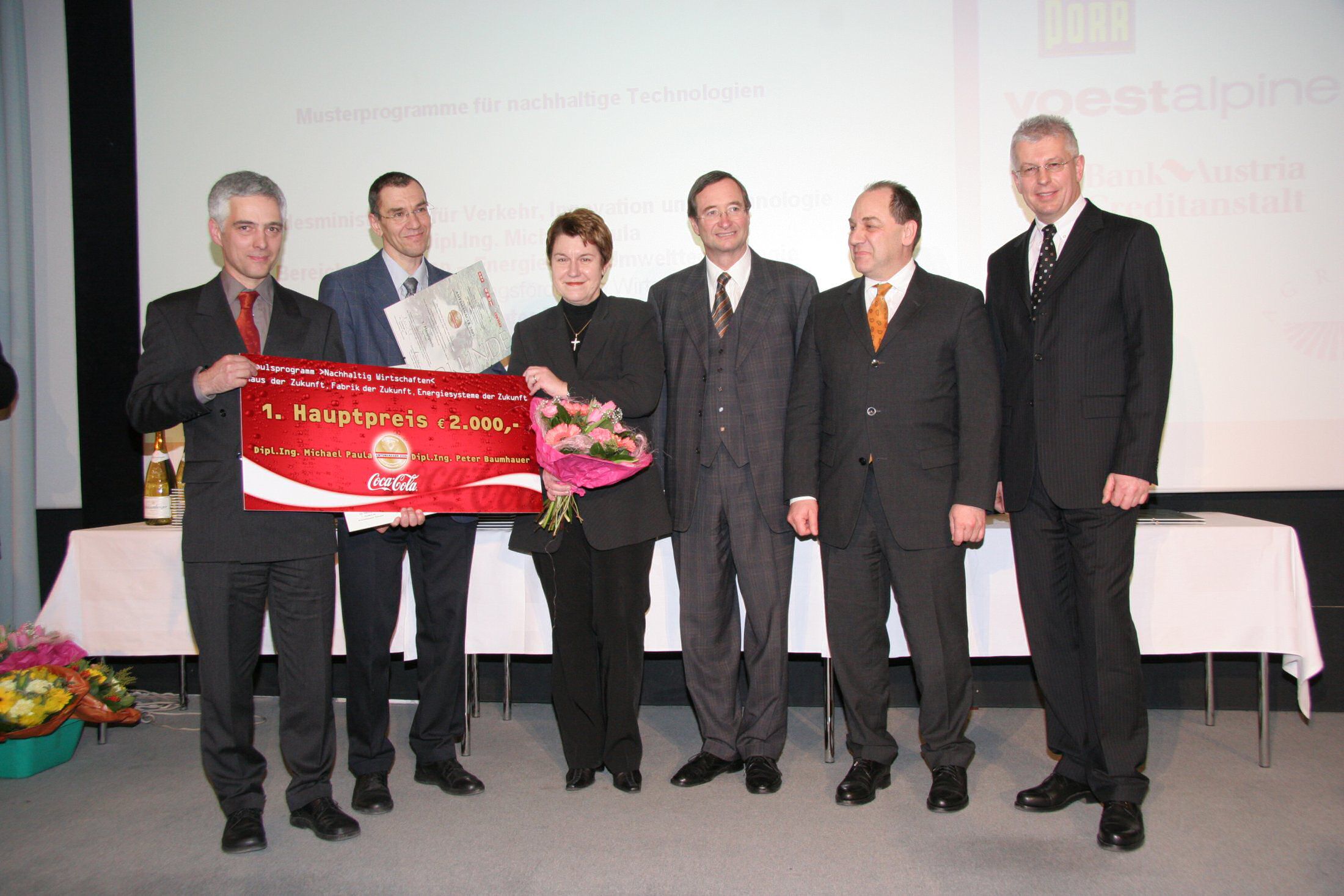 Preisübergabe für den F&E-Bereich Nachhaltig Wirtschaften 'Amtsmanager 2005' am 25.01.2005 (v.l.n.r.: DI Michael Paula (BMVIT), DI Peter Baumhauer (FFG), Vertreterin des Sponsors Coca Cola, Dr. Christoph Leitl (WKÖ), Mag. Ingolf Schädler (BMVIT), Dr. Klaus Pseiner (FFG)) Preisübergabe für den F&E-Bereich Nachhaltig Wirtschaften 'Amtsmanager 2005' am 25.01.2005 (v.l.n.r.: DI Michael Paula (BMVIT), DI Peter Baumhauer (FFG), Vertreterin des Sponsors Coca Cola, Dr. Christoph Leitl (WKÖ), Mag. Ingolf Schädler (BMVIT), Dr. Klaus Pseiner (FFG))